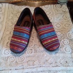 Savvy Brand madras style ladies shoes 8.5